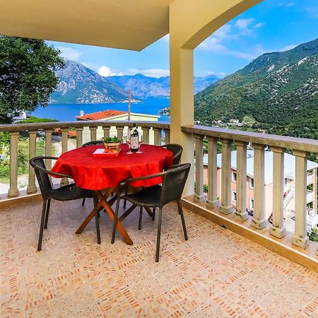 Apartments Zeko Donji Morinj Ngoại thất bức ảnh