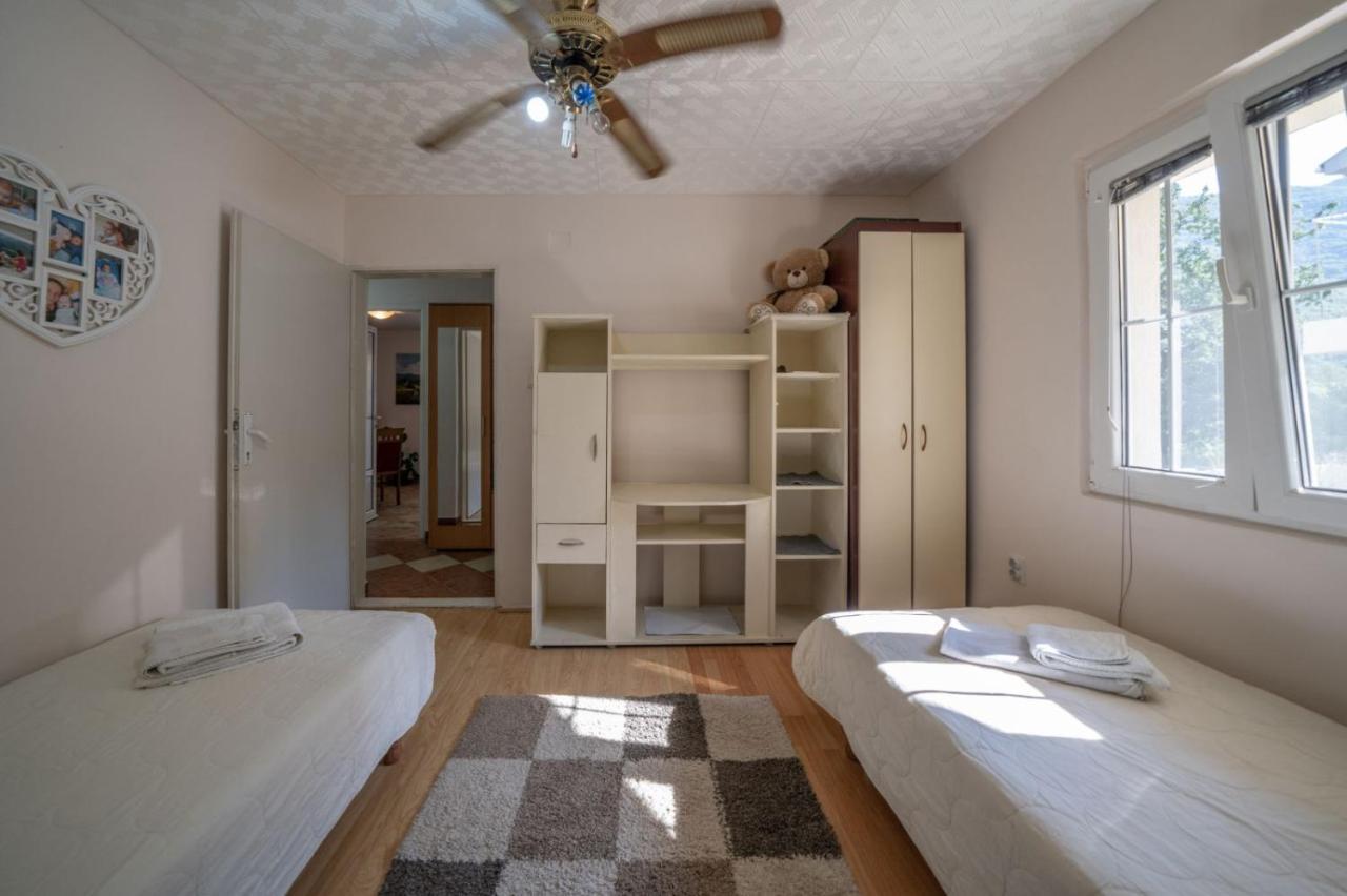 Apartments Zeko Donji Morinj Ngoại thất bức ảnh