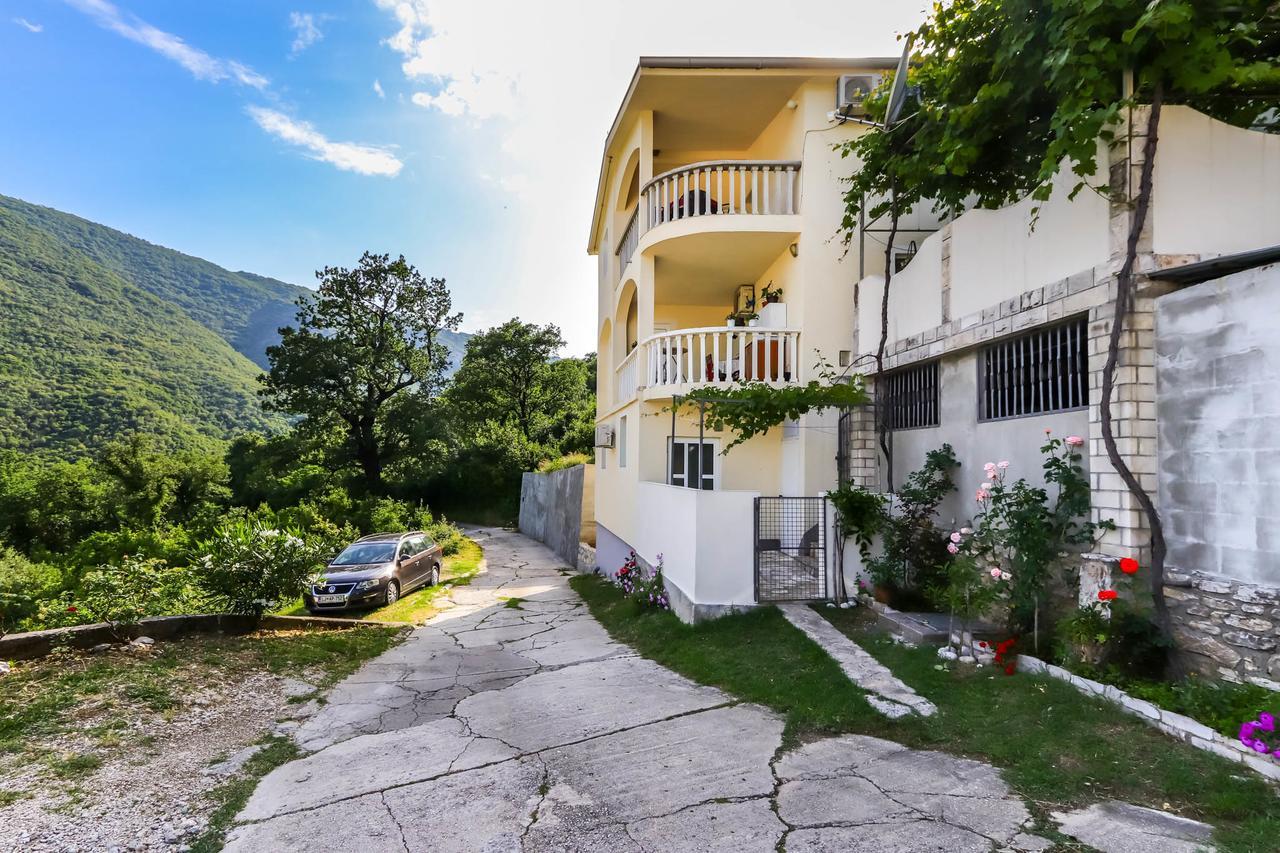 Apartments Zeko Donji Morinj Ngoại thất bức ảnh